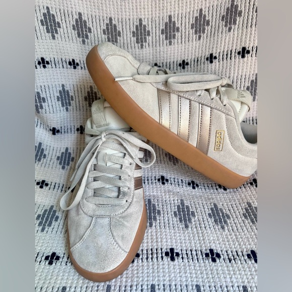 Adidas VL Court 3.0 Beige Suede x Gold Sneakers with Gum Sole, Size 9 - Picture 1 of 6